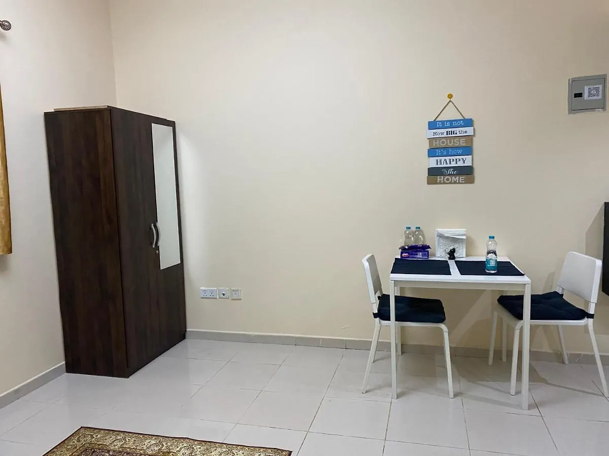 Apartament Entire Studio Flat In Sharjah.